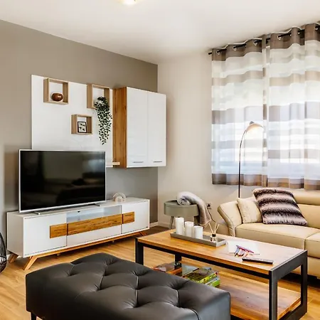 빌라 Queen Jelena Galižana