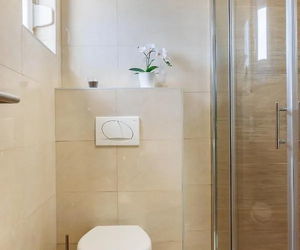 Queen Jelena 빌라 Galižana