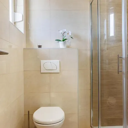 Queen Jelena Villa Galižana